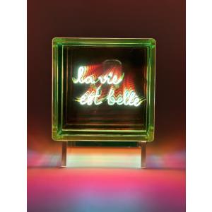 Cube lumineux la vie est belle